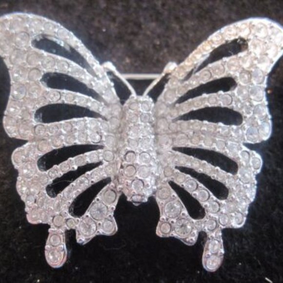 Swarovski Jewelry - FLASH SALE Swarovski Swan Signed Silvertone  w/ clear crystals Butterfly Brooch